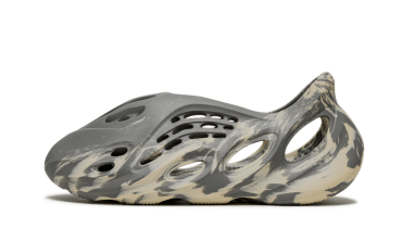 Yeezy Foam RNNR MXT Moon Gray GV7904