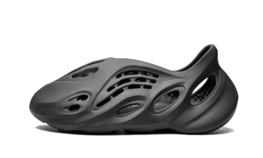 Yeezy Foam RNNR Onyx HP8739