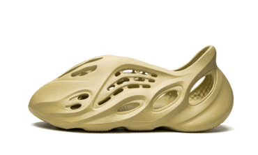 Yeezy Foam RNNR Sulfur GV6775